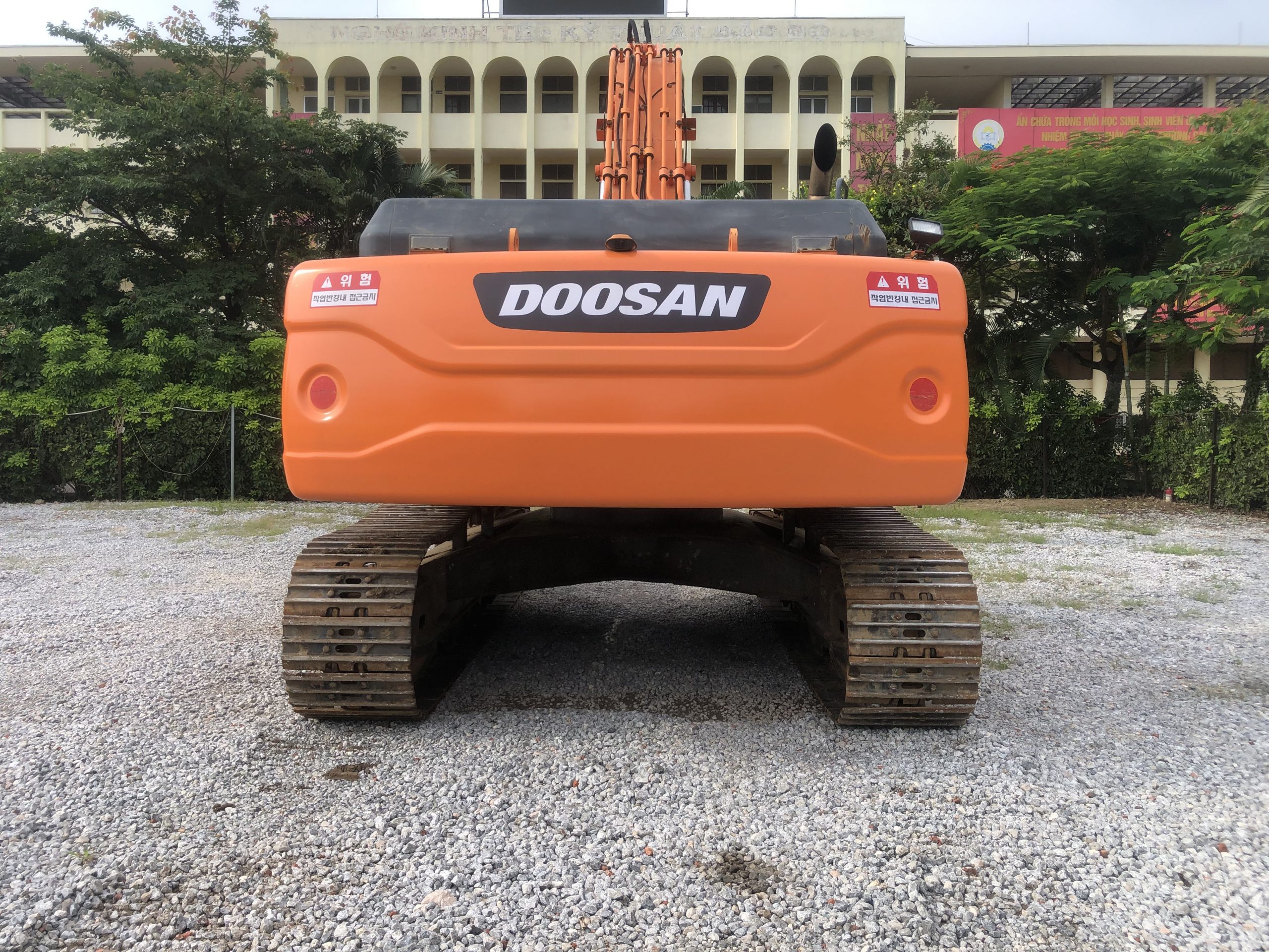 M 0635 – DOOSAN DX300LCA – 2012 – Thành Trang JSC